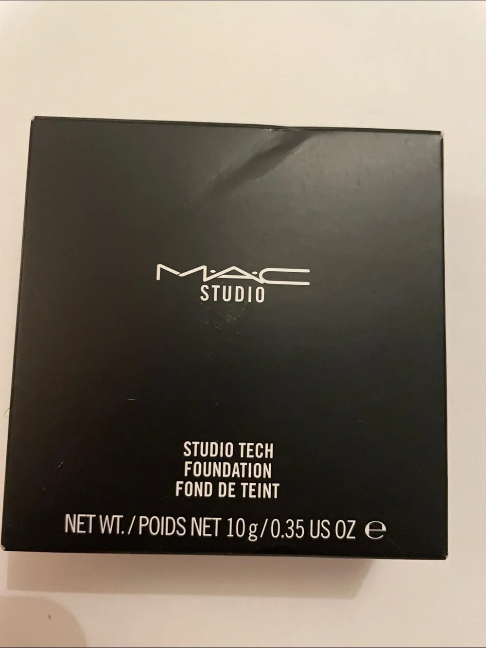 New MAC Cosmetics Studio Tech Foundation NC44